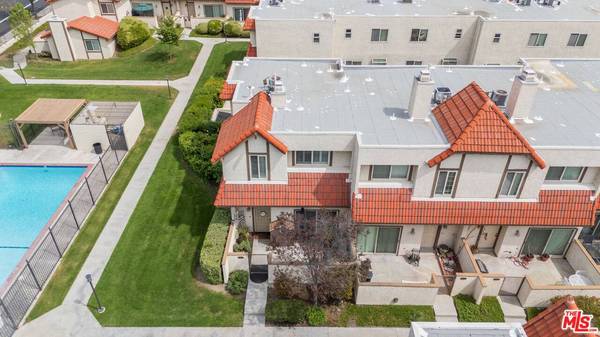 17955 River Cir #1, Canyon Country, CA 91387