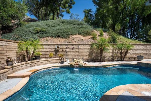 21725 Jeffers LN, Saugus, CA 91350