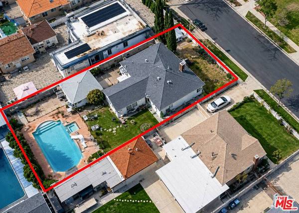 8066 Rhodes Ave, North Hollywood, CA 91605