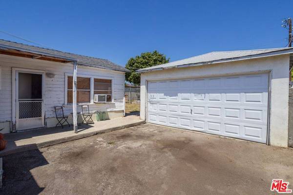 8066 Rhodes Ave, North Hollywood, CA 91605