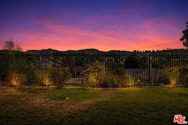 27820 Palmetto Ridge Dr, Santa Clarita, CA 91354