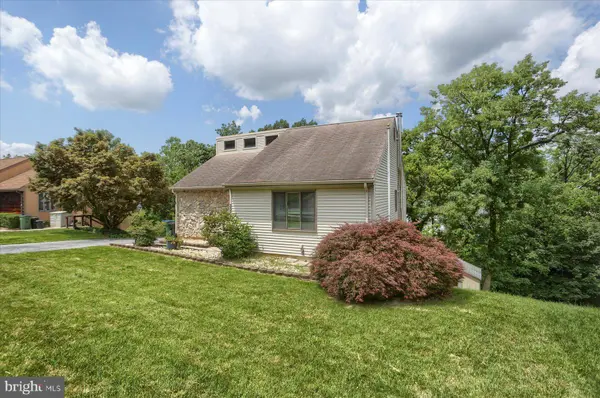 3304 RIDGEWAY RD, Harrisburg, PA 17109
