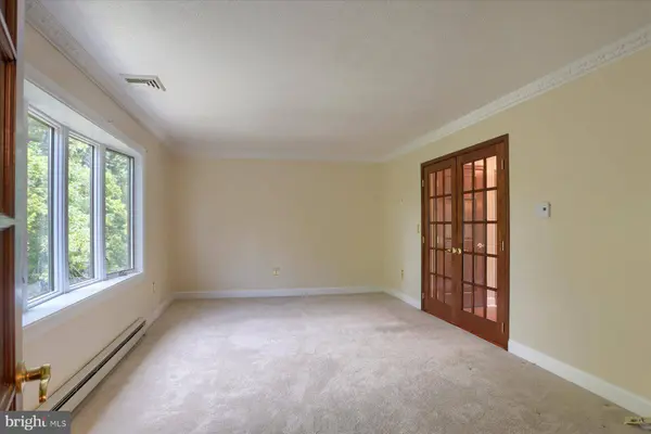 3304 RIDGEWAY RD, Harrisburg, PA 17109