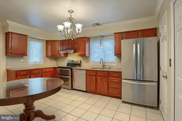 3304 RIDGEWAY RD, Harrisburg, PA 17109