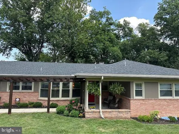 213 HILLSIDE DR, New Cumberland, PA 17070