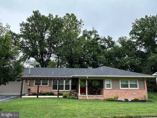 213 HILLSIDE DR, New Cumberland, PA 17070