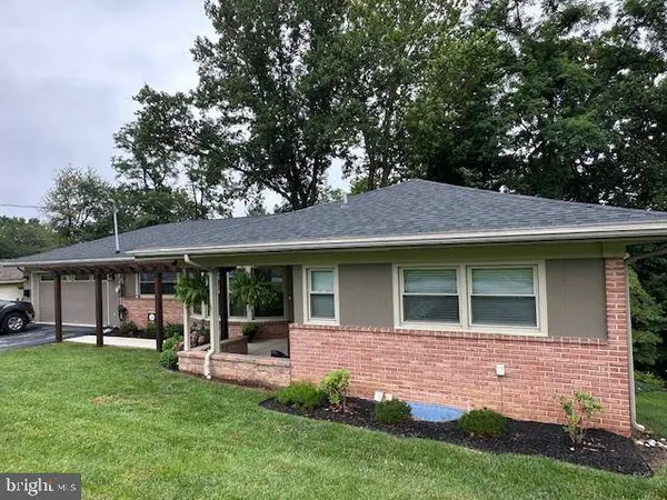 213 HILLSIDE DR, New Cumberland, PA 17070