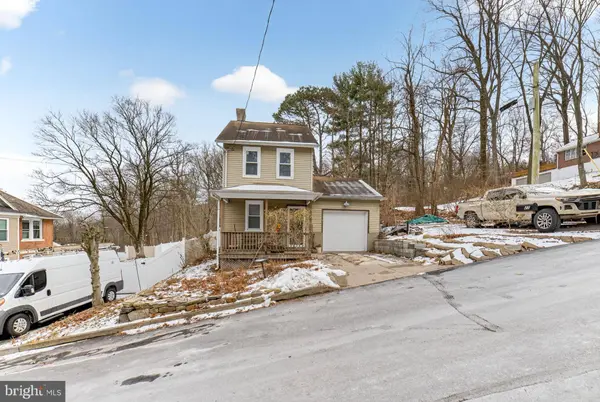 22 WARREN, Fountain Hill, PA 18015