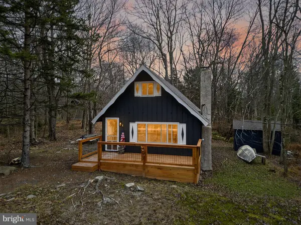 129 MAHONING DR, Pocono Lake, PA 18347