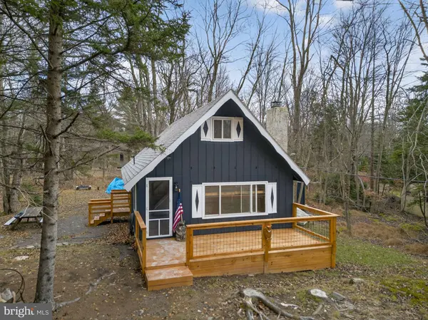 129 MAHONING DR, Pocono Lake, PA 18347