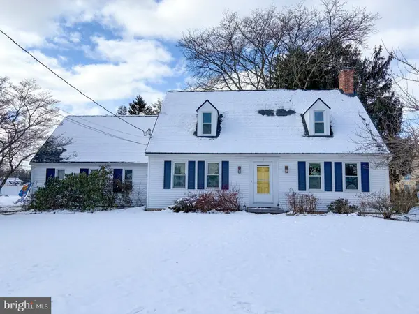 9 LENKER AVE, Selinsgrove, PA 17870