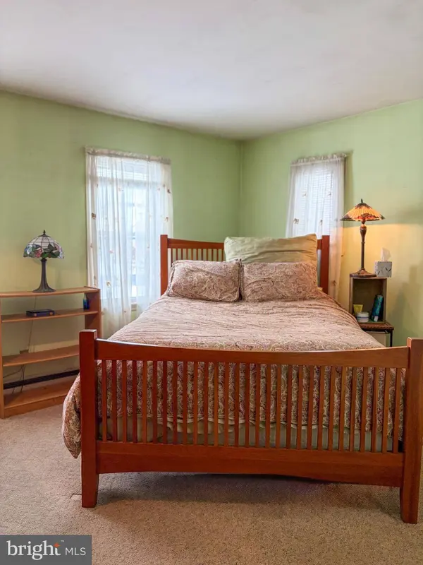 9 LENKER AVE, Selinsgrove, PA 17870
