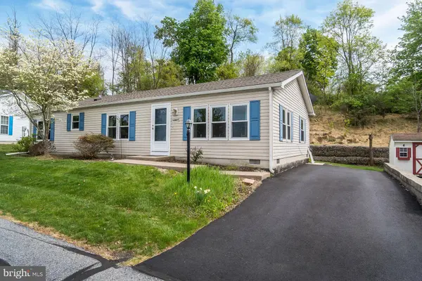 7 ABBEY RD, Easton, PA 18040