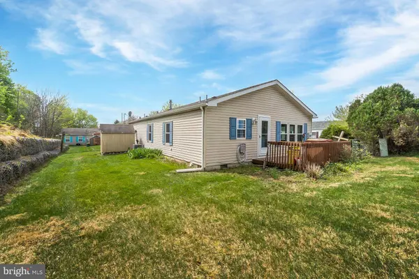 7 ABBEY RD, Easton, PA 18040