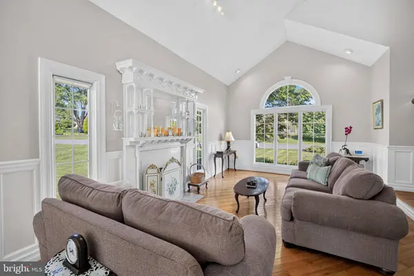 6467 ABBEY RD, Wind Gap, PA 18091
