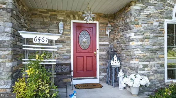 6467 ABBEY RD, Wind Gap, PA 18091