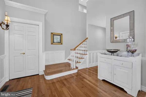 6467 ABBEY RD, Wind Gap, PA 18091