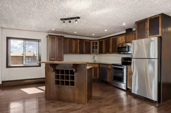 717 4A ST NE #404, Calgary, AB T2E 3W1