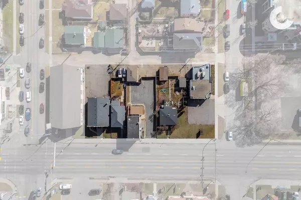 2004-2018 Centre ST NE, Calgary, AB T2E 2T1