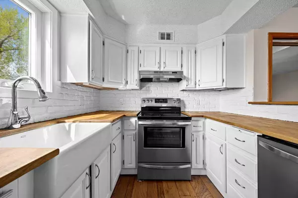 722 4A ST NE #15, Calgary, AB T2E 3W2