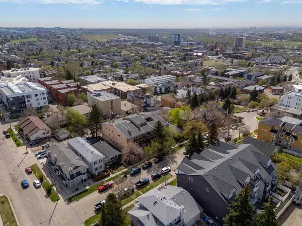 722 4A ST NE #15, Calgary, AB T2E 3W2