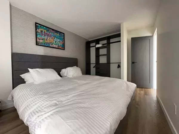 340 14 AVE SW #703, Calgary, AB T2R 0M4