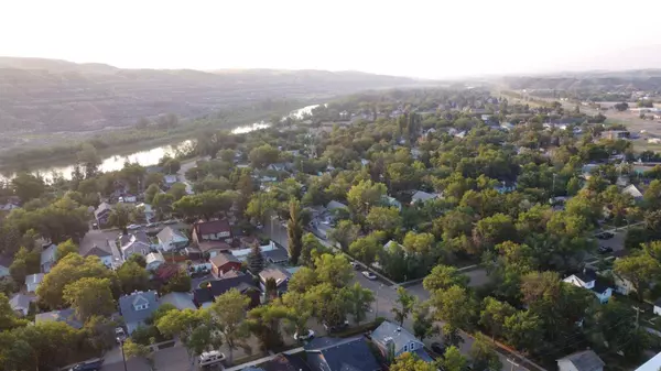 333 2 ST E, Drumheller, AB T0J 0Y4