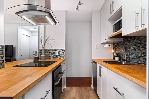 316 Cedar CRES SW #101, Calgary, AB T3C 2Y8