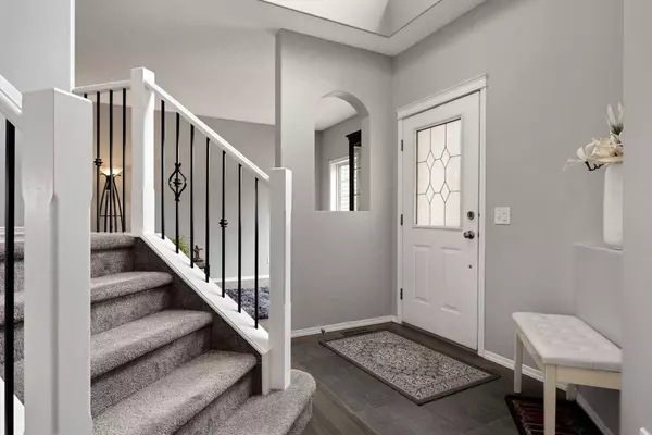 21 Cresthaven WAY SW, Calgary, AB T3B 5X8