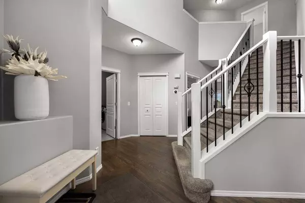 21 Cresthaven WAY SW, Calgary, AB T3B 5X8