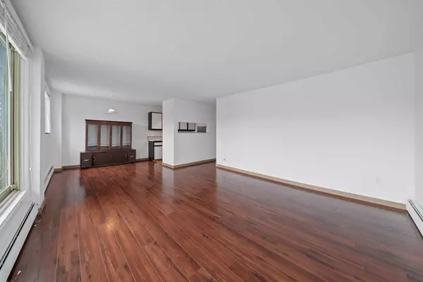 1435 7 AVE NW #342, Calgary, AB T2N 0Z3