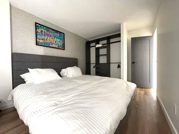 340 14 AVE SW #703, Calgary, AB T2R 0M4