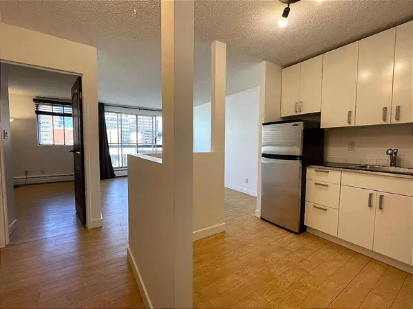 340 14 AVE SW #808, Calgary, AB T2R 0M4