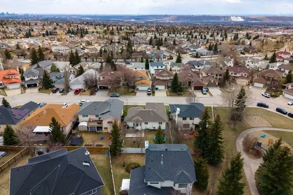 30 Arbour Ridge CIR NW, Calgary, AB T3G 3S9