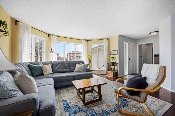 30 Arbour Ridge CIR NW, Calgary, AB T3G 3S9