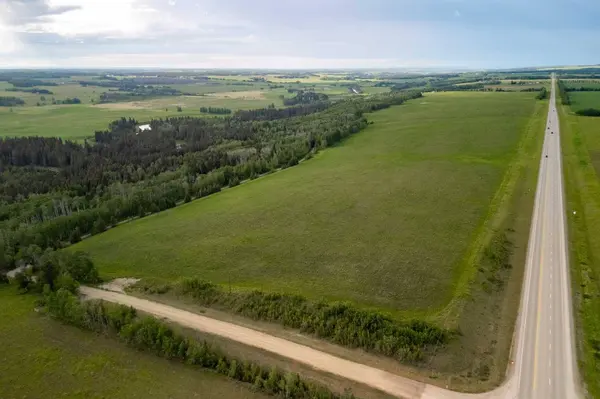 SW 15-32-4W5M Township Road 322, Rural Mountain View County, AB T0M 1X0