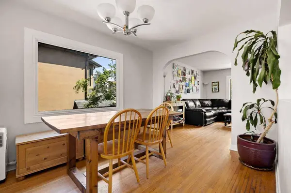 2507 15A ST SW, Calgary, AB T2T 4B8