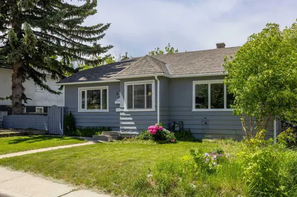 2507 15A ST SW, Calgary, AB T2T 4B8