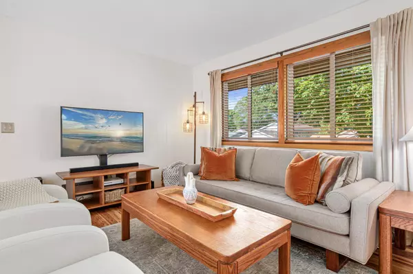 6224 Nathan LN N, Maple Grove, MN 55369