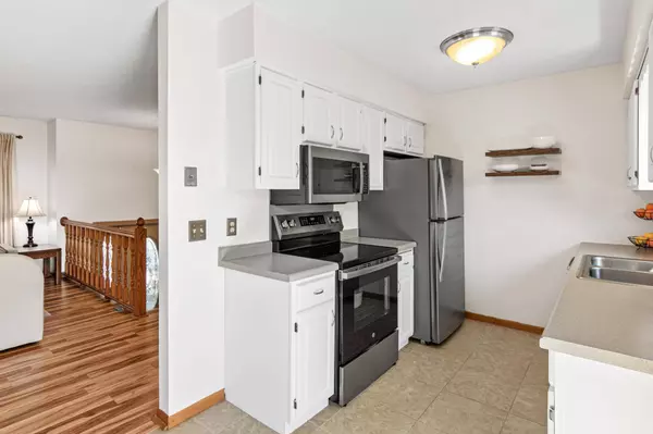 6224 Nathan LN N, Maple Grove, MN 55369