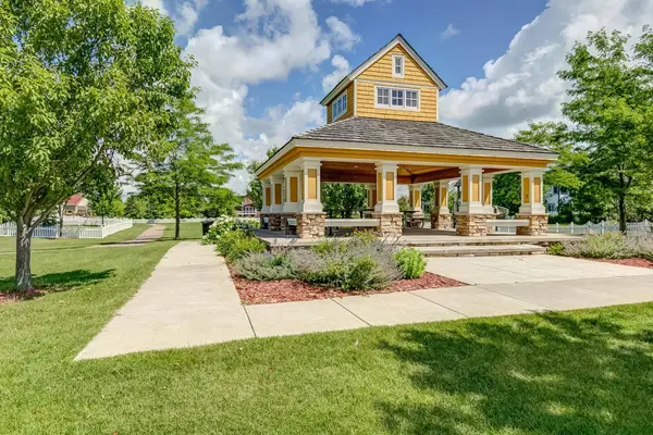 11614 Laketowne VW, Albertville, MN 55301