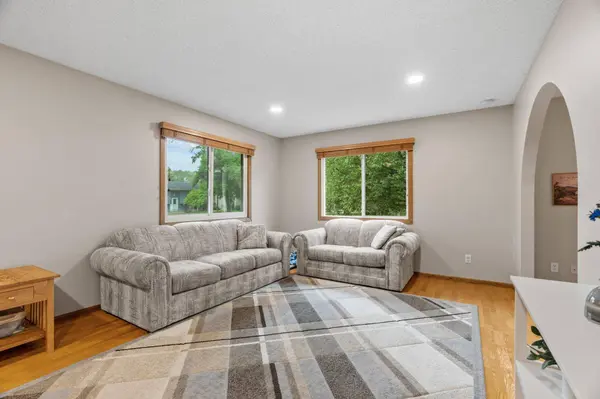9612 Union Terrace LN N, Maple Grove, MN 55369