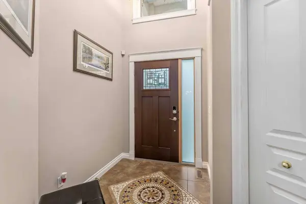 1733 Evergreen DR SW, Calgary, AB T2Y 3T8