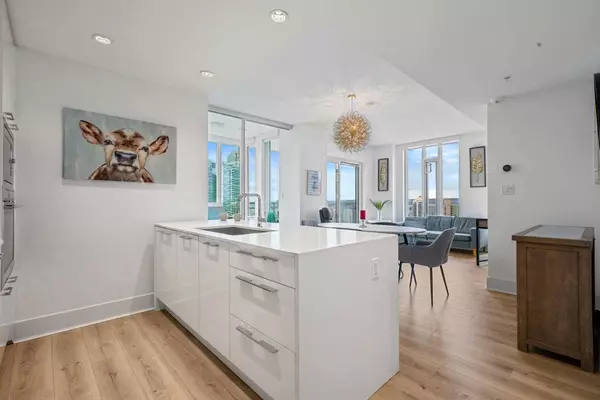 901 10 AVE #2504, Calgary, AB T2R 0B5