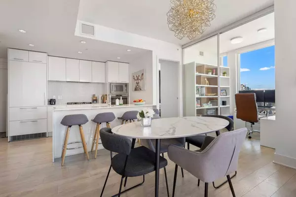 901 10 AVE #2504, Calgary, AB T2R 0B5