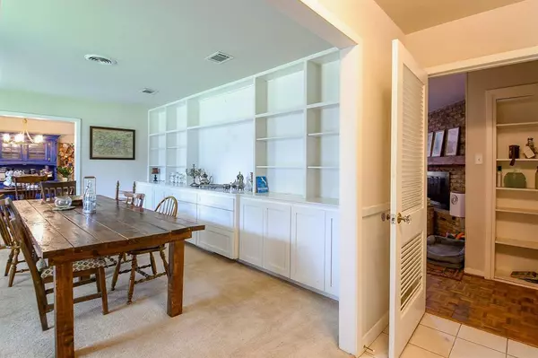 5423 Willow Creek WAY, Houston, TX 77017