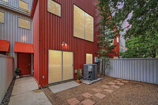 2712 La Branch ST, Houston, TX 77004