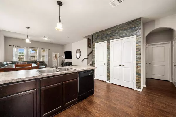 9422 Cimarroncito LN, Humble, TX 77396