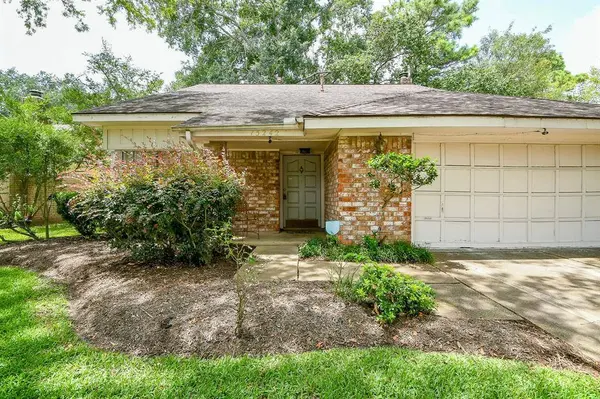 15242 Ensenada DR, Houston, TX 77083