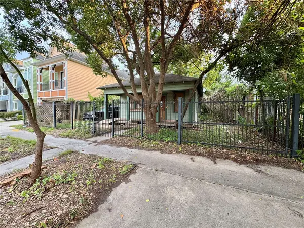 1122 Robbie ST, Houston, TX 77009